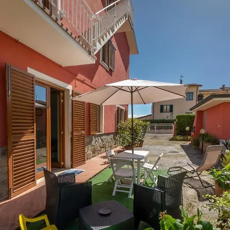Charme Montecatini Casa de Férias *